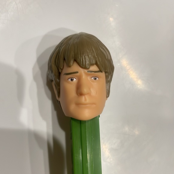 The Lord of the Rings PEZ Collectible - Frodo Baggins (Green & Cream) #2 1117330 - Picture 15 of 17